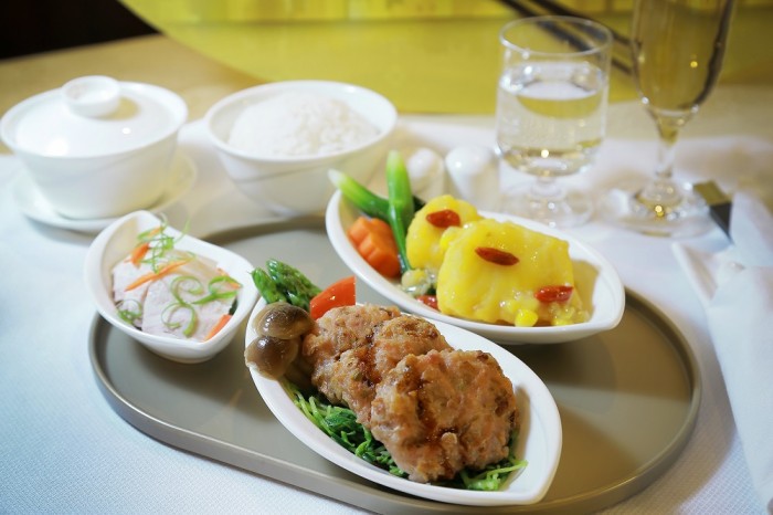 香港ドラゴン航空,機内食