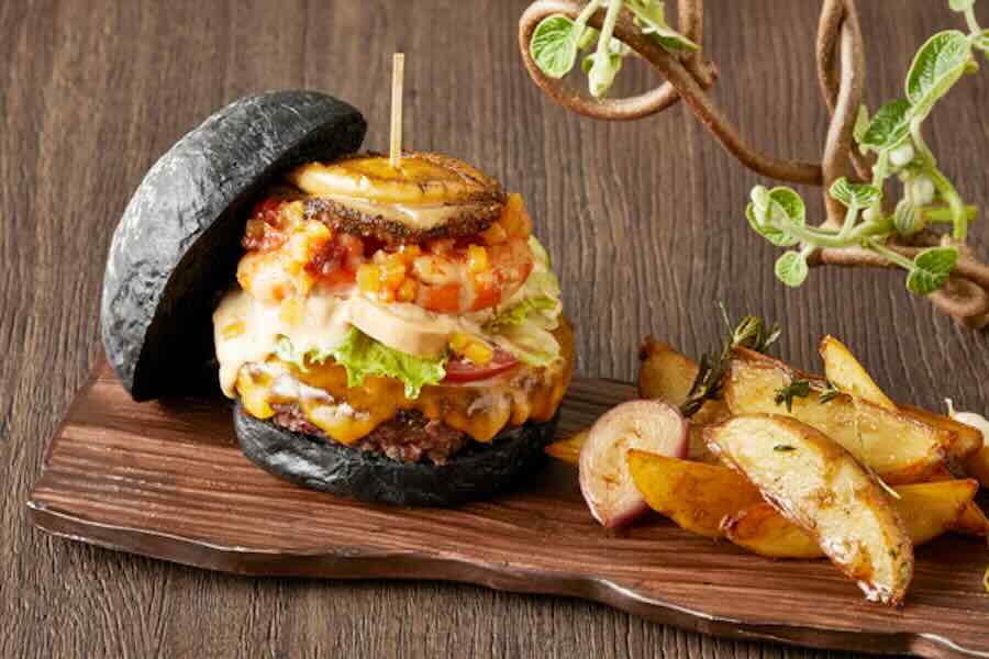 The Westin Yokohama Sells Original Burger ‘Sea & Land’ Until September 1