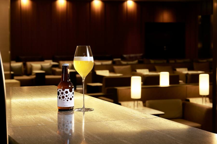 ANA Offers Luxury Beer ‘ROCOCO Tokyo WHITE’ at Haneda T2 International Suite Lounge