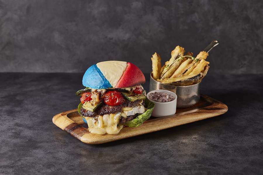 Grand Hyatt Tokyo Offers ‘Summer French Burger’