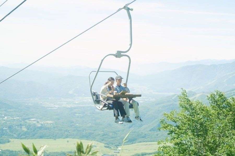 Hakuba Alps Hotel Offers ‘Breakfast in the Sky’ Utilizing Ski Lifts