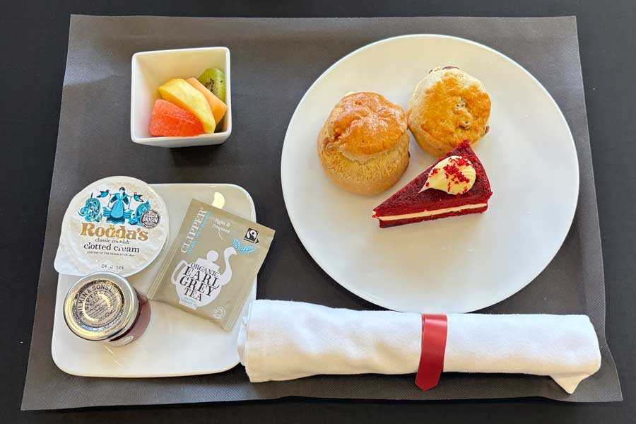 JAL Offers English Afternoon Tea on Flights from London