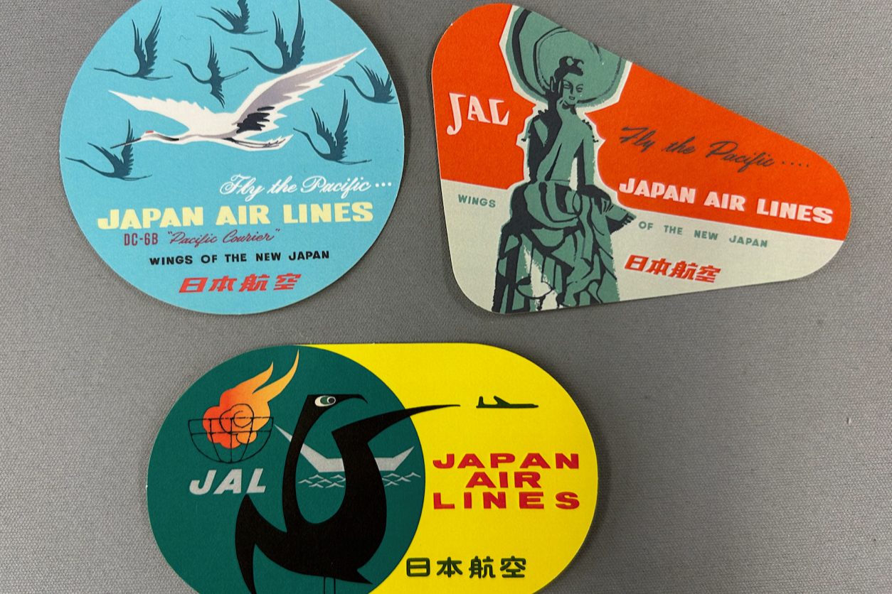 Hotel Villa Fontaine Grand Haneda Airport Adds 3 Retro Design Stickers to the JAL×Villa Fontaine Collaboration Room