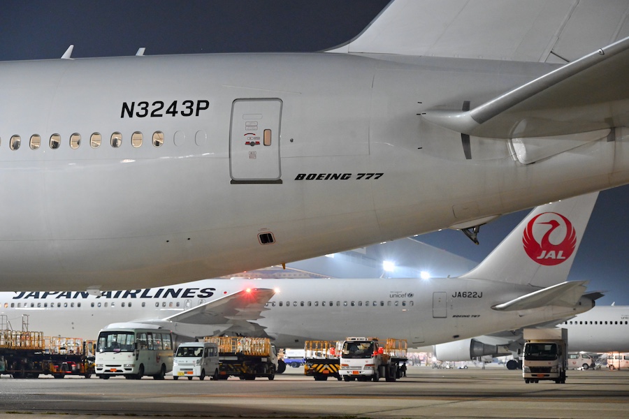 JAL's First Boeing 777-300ER to Be Retired Leaves Japan for Roswell ...