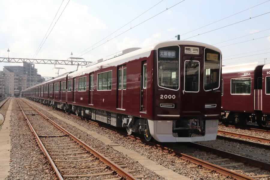 Hankyu Begins Operation of New “2000 Series” Train on Takarazuka Line from February 24